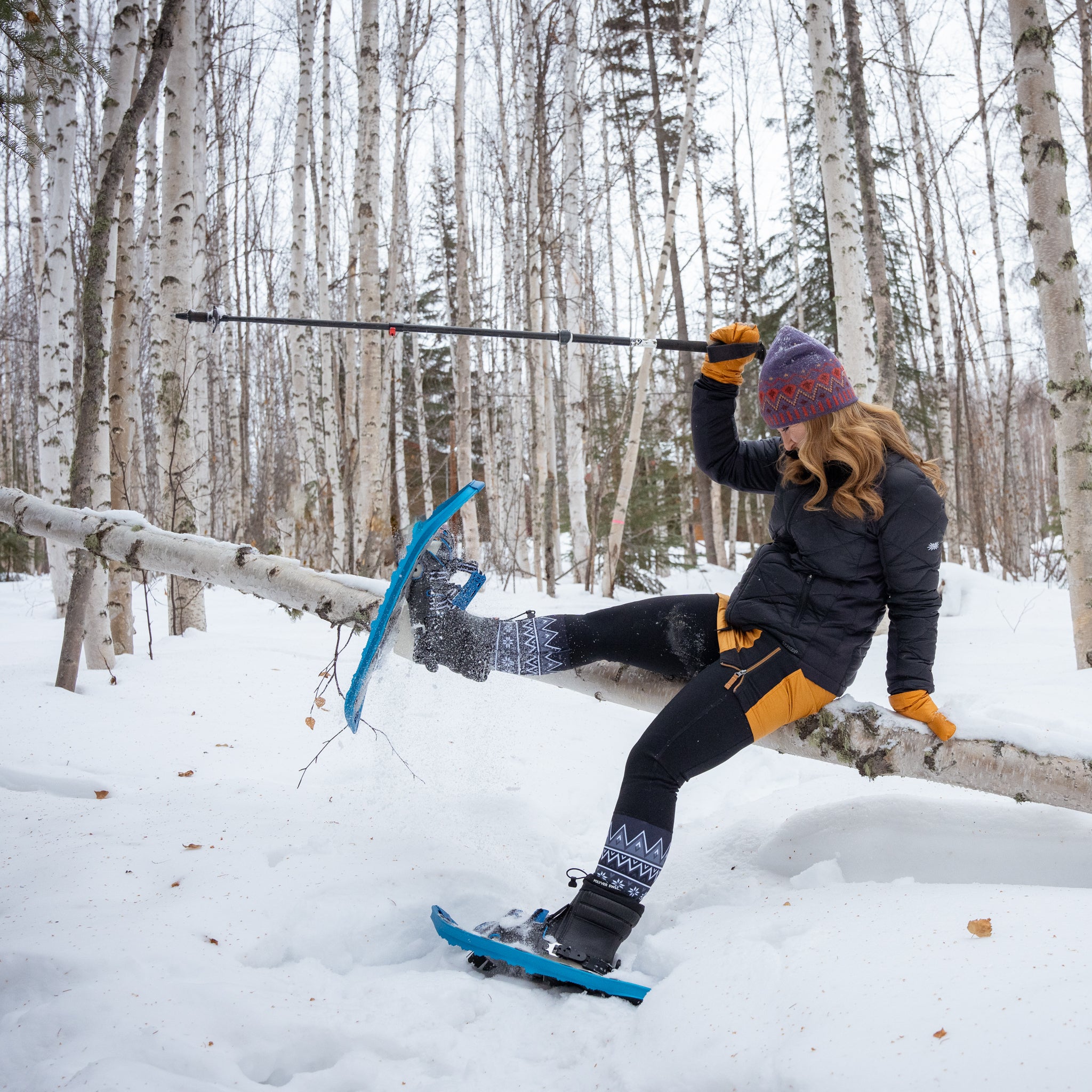 Lizzie is 4’11” and measures 36/30/39. She is wearing a medium.
